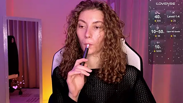 lady curls online show from January 20, 2025, 2:43 am