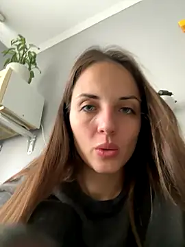 Snapshot of AmiLavs chatting on October 15, 2025, 7:05 am AmiLavs online show from October 15, 2025, 7:05 am