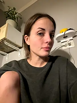 Snapshot of AmiLavs chatting on October 23, 2025, 7:45 pm AmiLavs online show from October 23, 2025, 7:45 pm