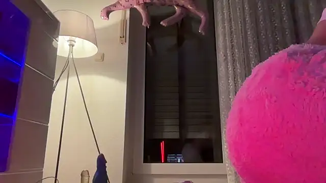 Snapshot of EmilyWi_ chatting on December 2, 2025, 10:11 pm EmilyWi online show from December 2, 2025, 10:11 pm