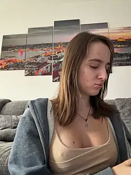 Snapshot of EmilyWi_ chatting on November 14, 2025, 1:48 pm EmilyWi online show from November 14, 2025, 1:48 pm