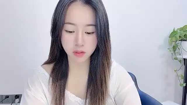 chloe-01 online show from February 4, 2026, 4:40 am