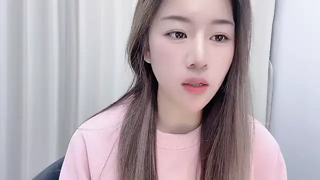 chloe-01 online show from December 5, 2024, 3:23 pm