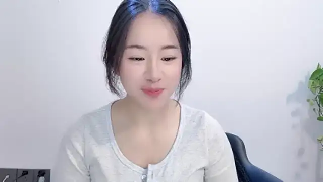 chloe-01 online show from January 18, 2026, 4:27 am