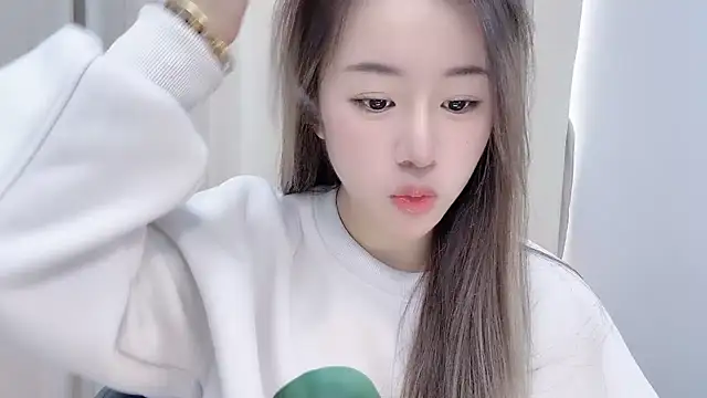 chloe-01 online show from December 15, 2024, 4:18 am