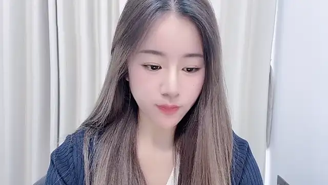 chloe-01 online show from January 10, 2025, 4:12 am