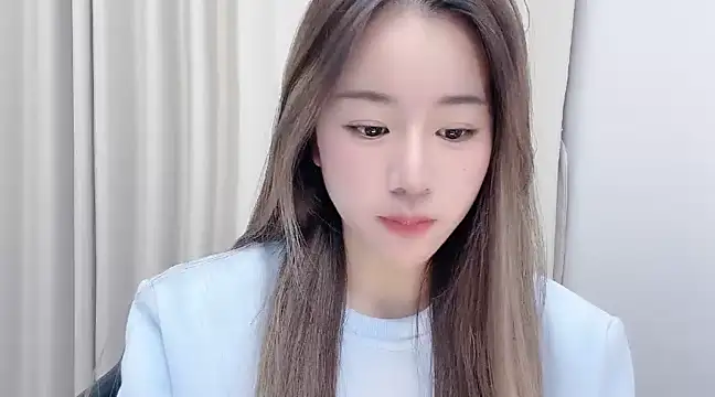 chloe-01 online show from January 10, 2025, 1:09 pm