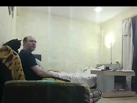 Snapshot of AgnichBan chatting on December 14, 2025, 12:44 pm AgnichBan online show from December 14, 2025, 12:44 pm