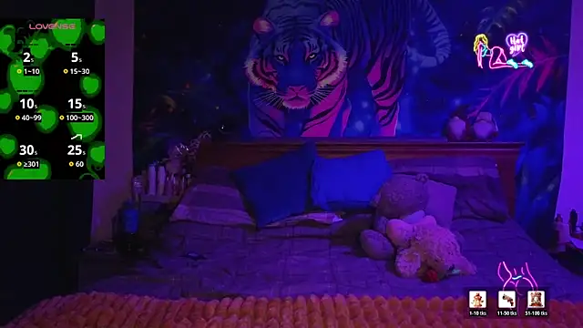 tattoomilf86 online show from February 3, 2026, 8:58 pm