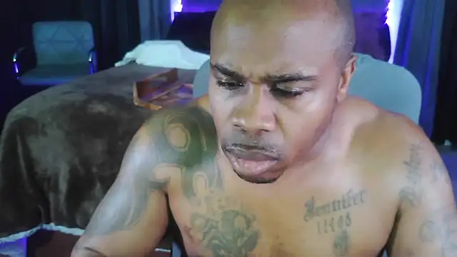 Snapshot of Dcrush17 chatting on December 13, 2024, 3:16 am Dcrush17 online show from December 13, 2024, 3:16 am