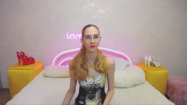 Snapshot of KlaryBrait chatting on January 24, 2025, 10:21 am KlaryBrait online show from January 24, 2025, 10:21 am