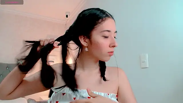 brooklove doll online show from September 29, 2025, 3:46 am