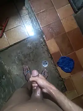 Snapshot of Magroveiudo chatting on December 14, 2025, 9:20 pm Magroveiudo online show from December 14, 2025, 9:20 pm