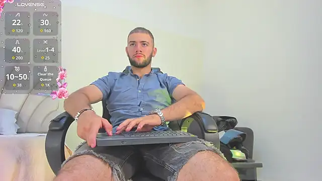 Snapshot of MaximusDick1_ chatting on July 17, 2026, 12:24 pm MaximusDick1 online show from July 17, 2026, 12:24 pm