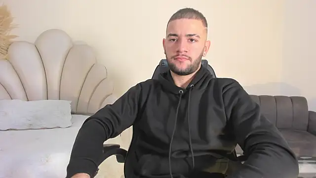 Snapshot of MaximusDick1_ chatting on July 8, 2026, 11:44 am MaximusDick1 online show from July 8, 2026, 11:44 am