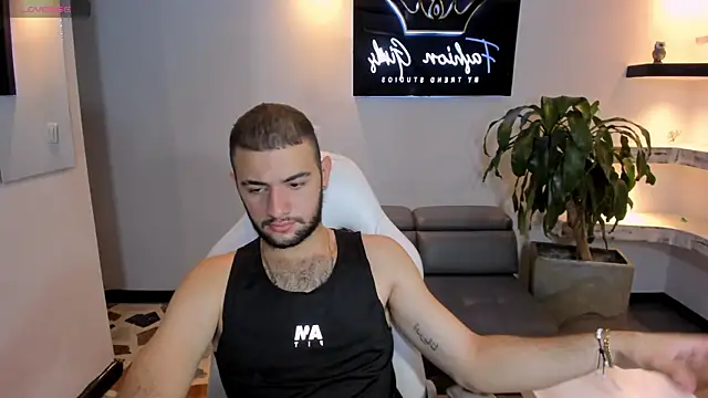 MaximusDick1  online show from November 6, 2025, 3:43 am