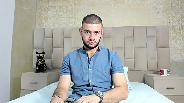 MaximusDick1  online show from October 18, 2025, 3:52 am