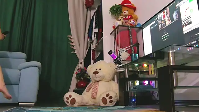 Snapshot of EvelynAisha chatting on July 25, 2026, 3:29 pm EvelynAisha online show from July 25, 2026, 3:29 pm