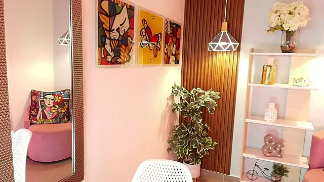 Snapshot of Dalila_Sky chatting on October 18, 2025, 6:10 pm Dalila Sky online show from October 18, 2025, 6:10 pm