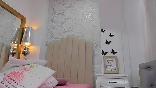 Snapshot of Foxy200__ chatting on June 2, 2026, 6:08 pm Foxy200 online show from June 2, 2026, 6:08 pm