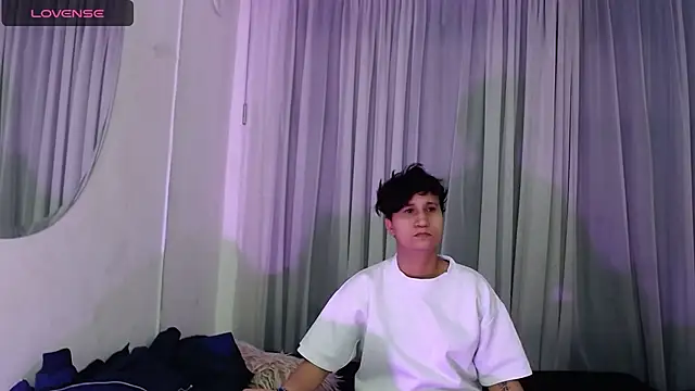 Snapshot of Im_Milan_Rs chatting on November 13, 2025, 4:05 am Im Milan Rs online show from November 13, 2025, 4:05 am