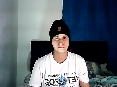 Snapshot of Im_Milan_Rs chatting on December 1, 2025, 12:00 am Im Milan Rs online show from December 1, 2025, 12:00 am