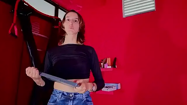 Snapshot of Ambar_Roux_ chatting on May 26, 2026, 12:14 pm Ambar Roux online show from May 26, 2026, 12:14 pm