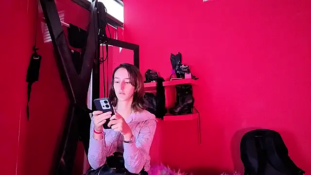 Snapshot of Ambar_Roux_ chatting on June 18, 2026, 12:54 pm Ambar Roux online show from June 18, 2026, 12:54 pm