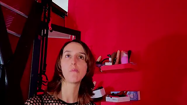 Ambar Roux  online show from May 7, 2026, 3:37 pm