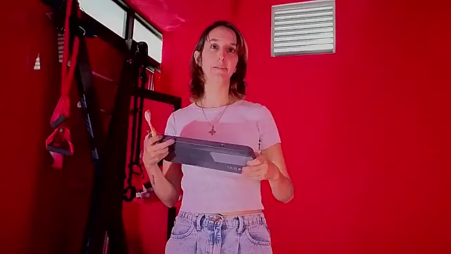 Ambar Roux  online show from April 27, 2026, 12:14 pm