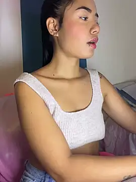 Snapshot of _Luana chatting on February 21, 2025, 9:13 am  Luana online show from February 21, 2025, 9:13 am