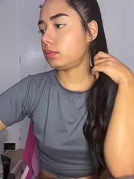 Snapshot of _Luana chatting on February 7, 2025, 12:17 pm  Luana online show from February 7, 2025, 12:17 pm