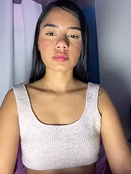 Snapshot of _Luana chatting on March 5, 2025, 1:06 pm  Luana online show from March 5, 2025, 1:06 pm