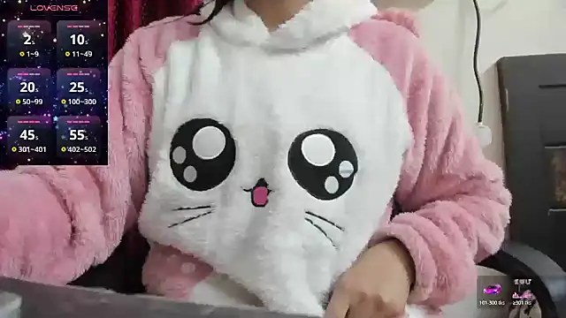 Reika 01 online show from December 3, 2025, 7:46 pm