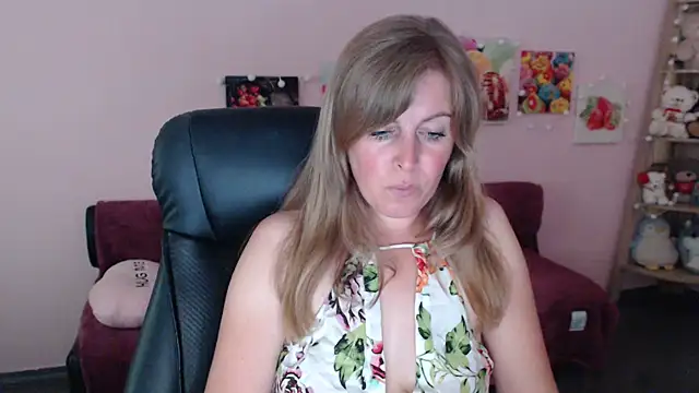 Hot Milady online show from June 18, 2026, 7:40 am