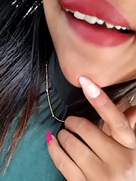 Snapshot of Mariangel_11 chatting on November 21, 2025, 2:05 pm Mariangel 11 online show from November 21, 2025, 2:05 pm