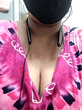 zeepe19 online show from April 23, 2026, 3:13 am