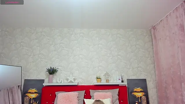 Snapshot of KattyPeachX chatting on March 19, 2026, 1:16 am KattyPeachX online show from March 19, 2026, 1:16 am