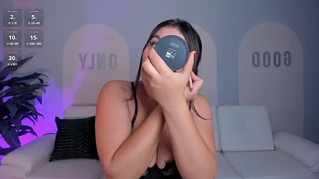 Snapshot of ValeriaRoldanX chatting on June 26, 2026, 12:00 pm ValeriaRoldanX online show from June 26, 2026, 12:00 pm
