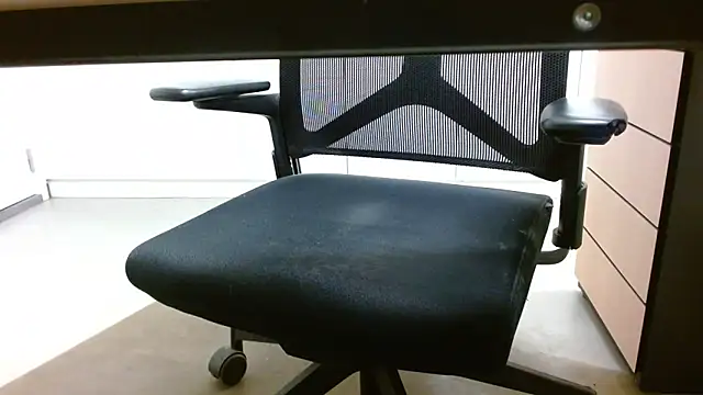 lovewalknaked online show from November 24, 2025, 4:29 pm