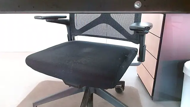 lovewalknaked online show from November 5, 2025, 12:08 pm