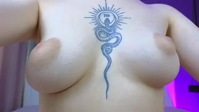 Snapshot of Your_Auggie chatting on November 4, 2025, 7:56 am Your Auggie online show from November 4, 2025, 7:56 am