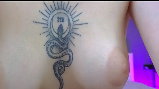 Snapshot of Your_Auggie chatting on November 21, 2025, 12:15 pm Your Auggie online show from November 21, 2025, 12:15 pm