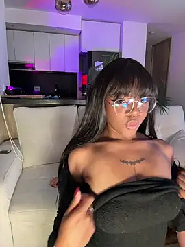 Snapshot of tiana_nave chatting on November 2, 2025, 2:49 am tiana nave online show from November 2, 2025, 2:49 am