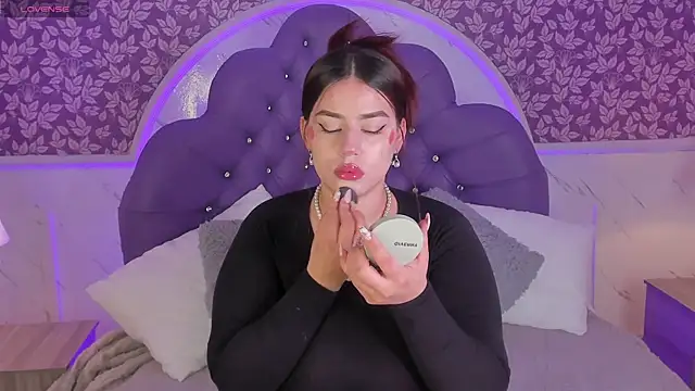 Miamontoya online show from November 19, 2025, 1:55 pm