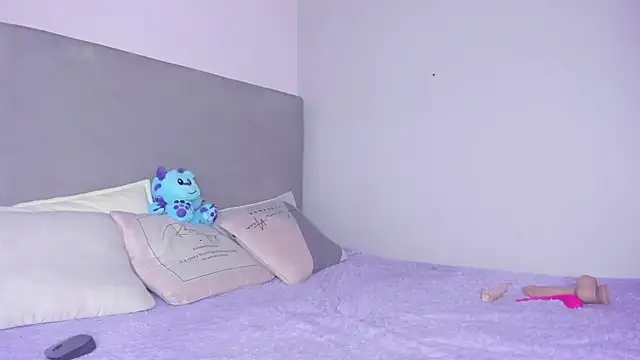 Snapshot of KIMAPRIL chatting on March 10, 2026, 8:24 pm KIMAPRIL online show from March 10, 2026, 8:24 pm