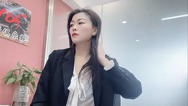 Snapshot of QianF-666 chatting on March 3, 2026, 2:18 am QianF-666 online show from March 3, 2026, 2:18 am