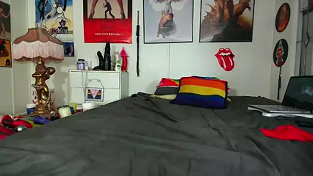 Snapshot of Alice_Love_69 chatting on November 26, 2025, 1:27 am Alice Love 69 online show from November 26, 2025, 1:27 am