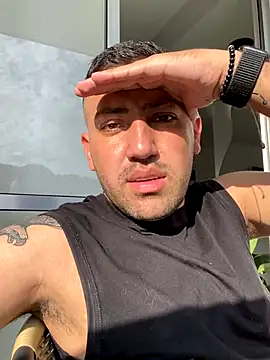 Snapshot of JuanZapata33 chatting on October 27, 2025, 9:05 pm JuanZapata33 online show from October 27, 2025, 9:05 pm