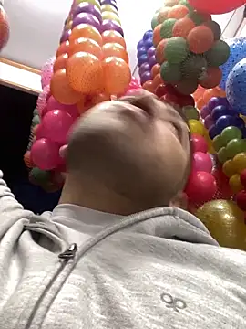 Snapshot of JuanZapata33 chatting on October 22, 2025, 11:03 pm JuanZapata33 online show from October 22, 2025, 11:03 pm